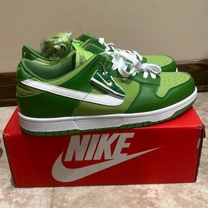 Nike dunks size 12 1/2
